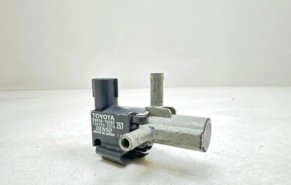 Toyota Corolla Verso E121 Turbo solenoid valve 9091012257