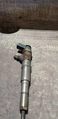 BMW 1 E82 E88 Fuel injector 0445110209