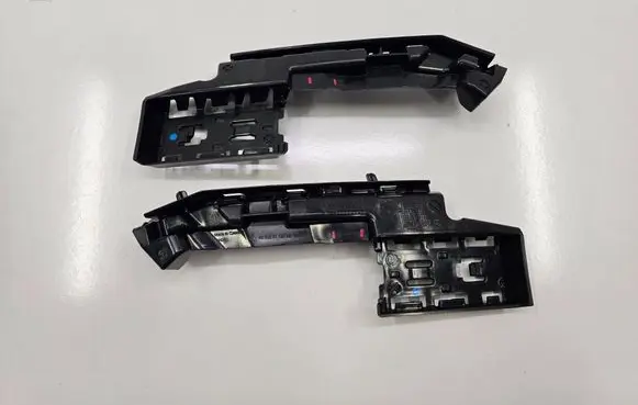 Skoda Octavia Mk4 Front bumper mounting bracket 5E3807042