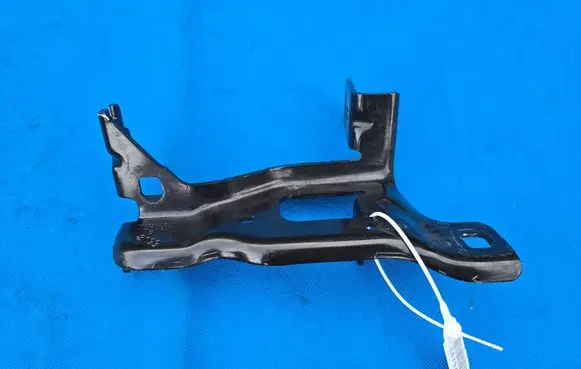 BMW 8 G14 Radiator support slam panel bracket 7449411