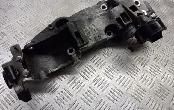 Renault Laguna III Generator/alternator bracket 8200533583