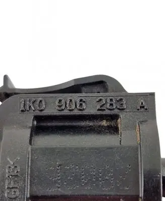 Audi Q3 8U Turbo solenoid valve 1K0906283A