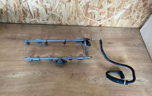 Nissan Murano Z52 Fuel distributor 