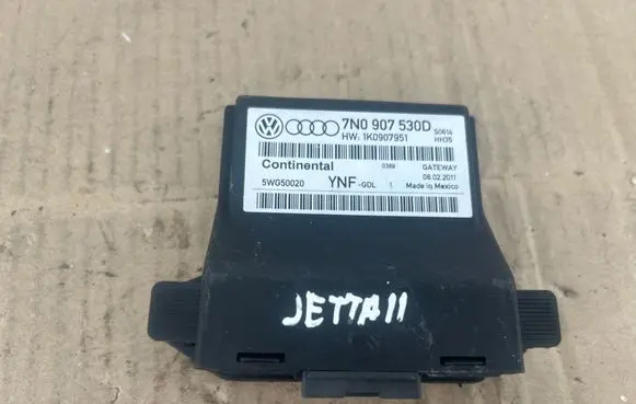 Volkswagen Jetta VI Gateway control module 7N0907530D 5WG50020 1K0907951