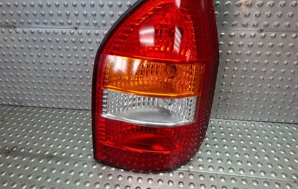 Opel Zafira A Rear/tail lights S27639070