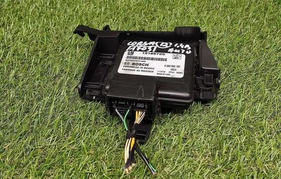 Opel Corsa D Parking PDC control unit/module 13186725 0263004167 0263004167C1425