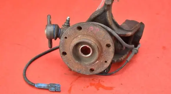 Peugeot 1007 Front wheel hub spindle knuckle