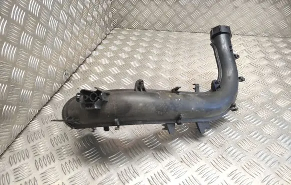 Audi A4 S4 B9 Intercooler hose/pipe 04E145673AB