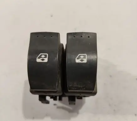 Renault Scenic II - Grand scenic II Electric window control switch 315050A