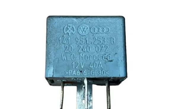 Volkswagen Touran I Other relay 141951253B 20240072