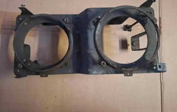 Jaguar XJ X40 Headlight/headlamp mounting bracket DBC2876