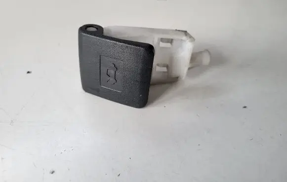 Toyota Auris E180 Engine bonnet (hood) release handle