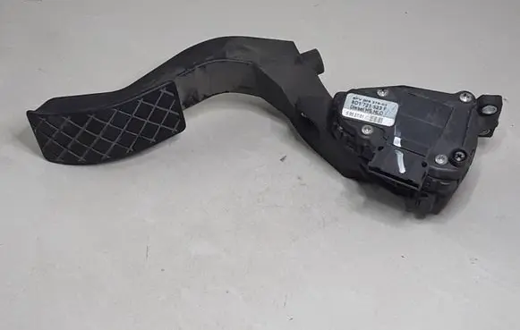 Audi A4 S4 B5 8D Accelerator throttle pedal 8D1721523F 6PV00837603