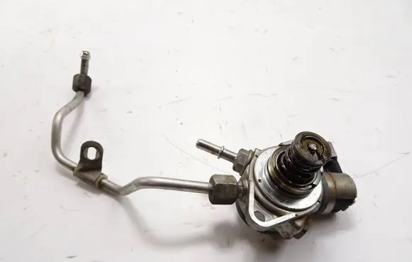 Nissan Qashqai Fuel injection high pressure pump H8201437992 166307214R