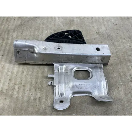 BMW 4 F32 F33 Radiator support slam panel bracket 7289910 180717 10031013