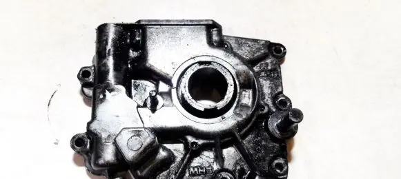 Opel Omega B1 Oil pump 