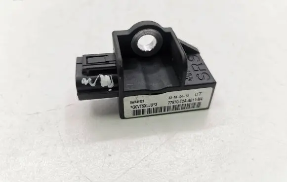 Honda CR-V Airbag deployment crash/impact sensor 77970T2AA011M4 5WK44621