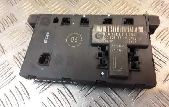 Mercedes-Benz C W203 Door control unit/module 2038205526 A2038205526