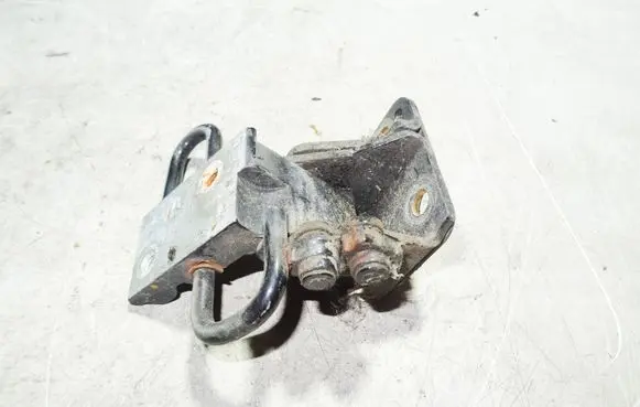 Audi A4 S4 B7 8E 8H Rear door lower hinge 8E0833412