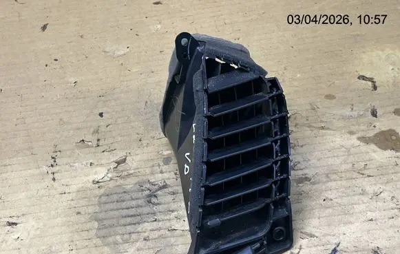 Mitsubishi L200 Dash center air vent grill 