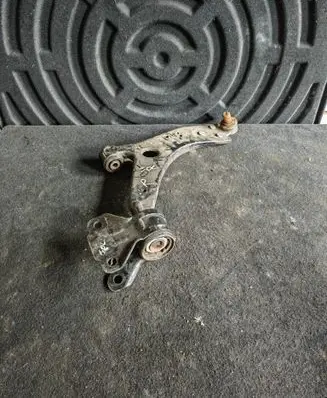 Ford Focus Front lower control arm/wishbone