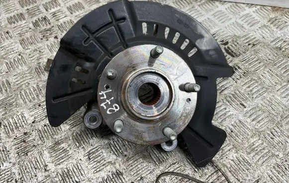 Front wheel hub