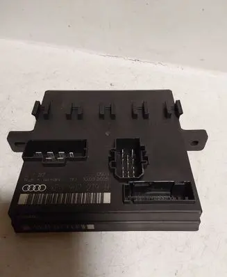 Audi A4 S4 B6 8E 8H Central body control module 8E0907279H