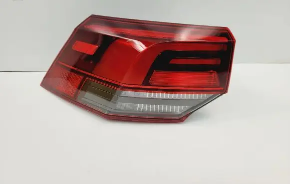 Volkswagen Golf V Rear/tail lights 5H0945095B