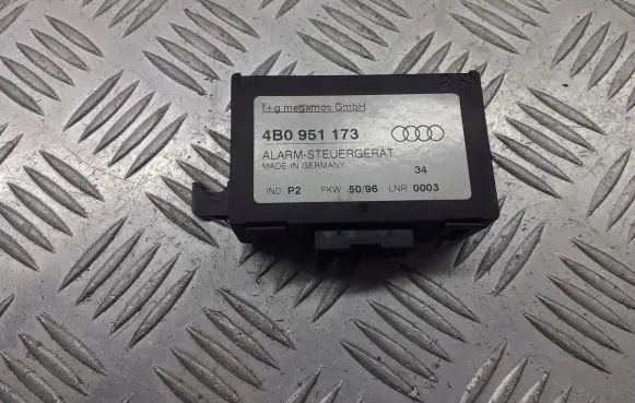Audi A6 S6 C5 4B Alarm control unit/module 4B0951173