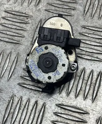 BMW 5 E39 Air flap motor/actuator 5399533370