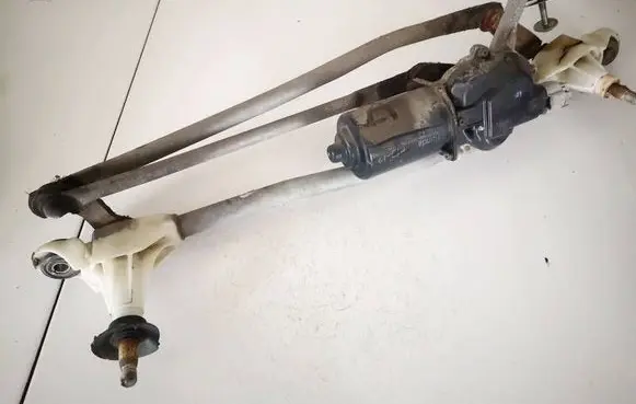 Front wiper linkage and motor