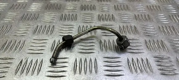 Fuel injector supply line/pipe