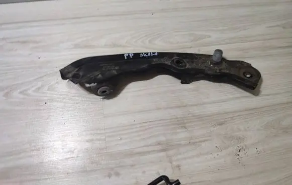 Skoda Scala Headlight/headlamp mounting bracket 657805932