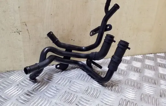 Volkswagen PASSAT B8 Engine coolant pipe/hose 04L121064AM 04L121101 04L121051