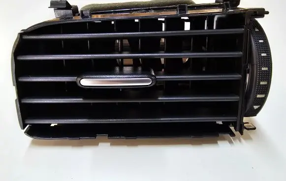 Volkswagen Jetta VI Dashboard side air vent grill/cover trim 5C6819703