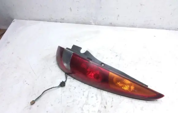 Nissan Almera Tino Rear/tail lights