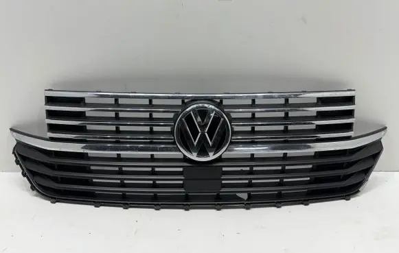 Front bumper upper radiator grill
