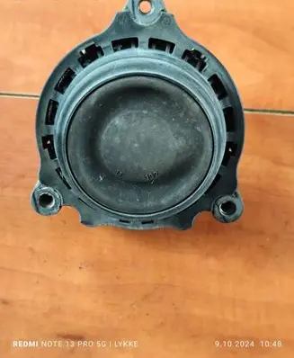 BMW 3 F30 F35 F31 Engine mount bracket 6787657
