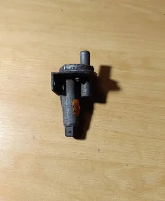 Volkswagen Golf II Idle control valve (regulator) 0280140164
