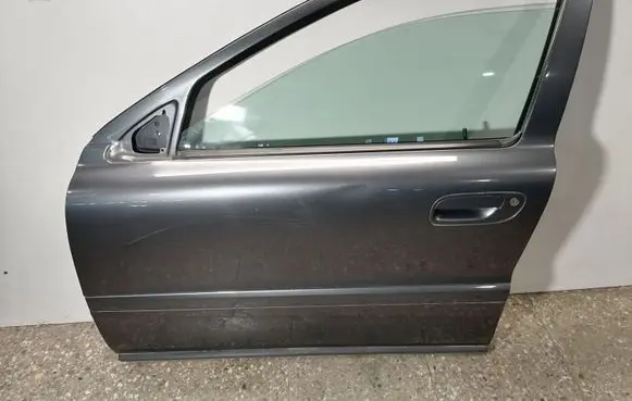 Volvo V70 Front door