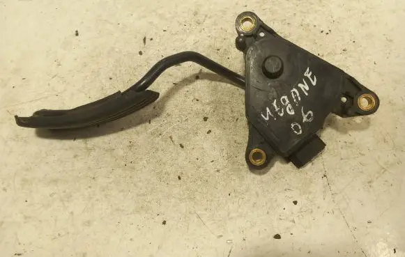 Renault Megane II Accelerator throttle pedal 8200153268 2276C 11238