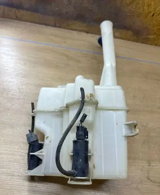Hyundai ix35 Windshield washer fluid reservoir/tank 986102Y000 986102Z000