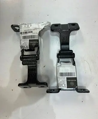 Mercedes-Benz Citan W415 Rear door lower hinge A4157400237