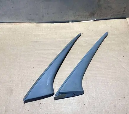 Mercedes-Benz S W126 Rubber seal rear door window/glass 