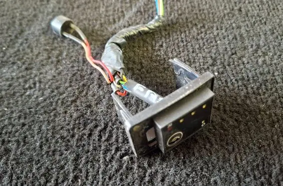 Subaru Forester SF Fuel (gas) shift switch 