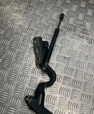 BMW 6 F12 F13 Tailgate/trunk/boot hinge 7228173 17544511