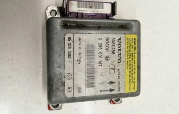 Volvo S40, V40 Airbag control unit/module 0285001147