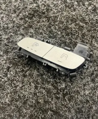 Mercedes-Benz E W213 Seat heating switch A2139051604