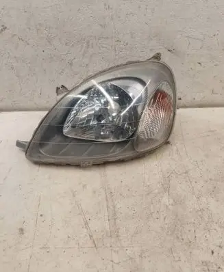Toyota Yaris Headlight/headlamp