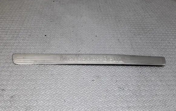 Front sill trim cover